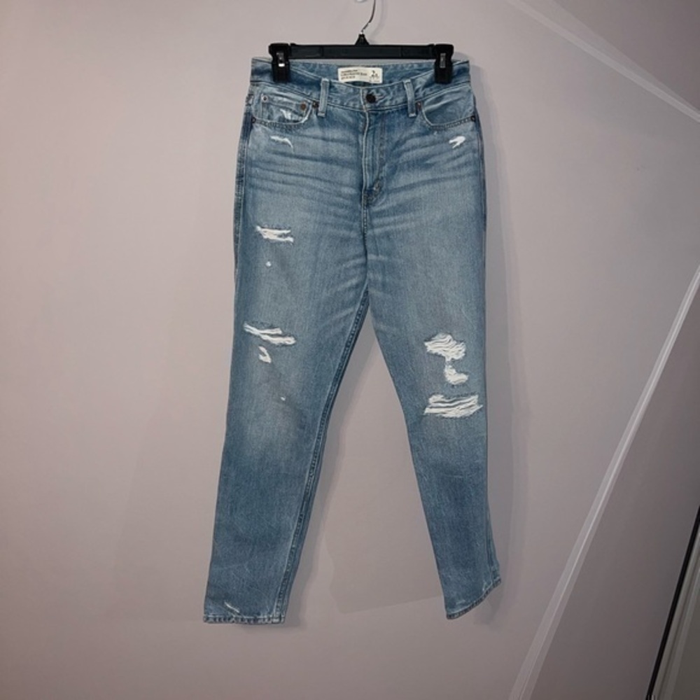 Light blue Abercrombie and Fitch girlfriend high rise ripped jeans 2R W26 L27